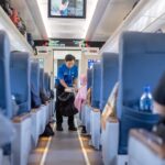 Petugas OTC KAI Services Viral Berkat Aksi Sigapnya Membantu Penumpang di KA Argo Semeru