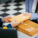 Pentingnya Tracking dan Komunikasi dalam Jasa Pengiriman Barang dan Dokumen ke Luar Negeri