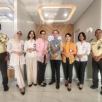 Peringati Hari Kartini, Frontliner BRI Branch Office Otista Kompak Berseragam Pakaian Nasional